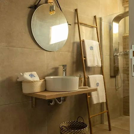 Behappy & Brunch אכסניה *