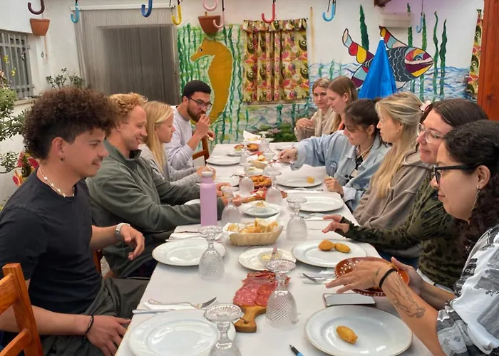 Behappy & Brunch Hostel *