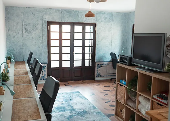 Behappy & Brunch Hostel